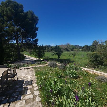 Апарт готель Domaine Du Mas Foucray Ле-Бо-де-Прованс Екстер'єр фото